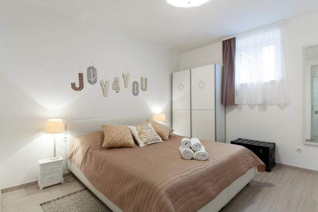 Joy4You Apt Near Beach And Center Split Buitenkant foto