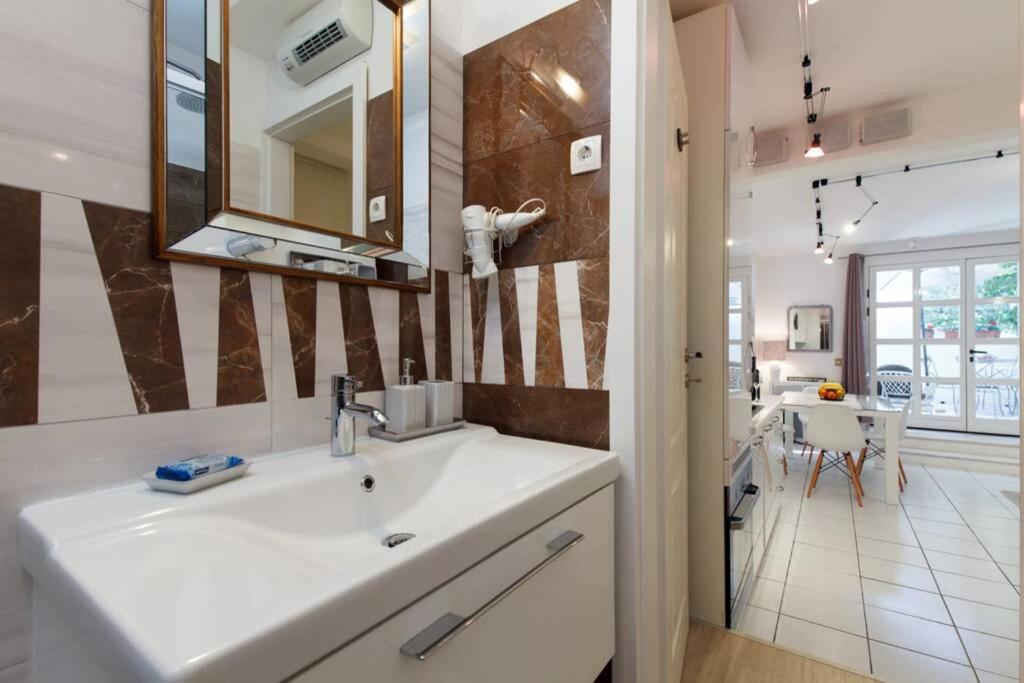 Joy4You Apt Near Beach And Center Split Buitenkant foto